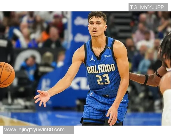 韦尔半场表现出色9投5中贡献12分7篮板1次抢断展现文班实力 韦尔半场表现出色9投5中贡献12分7篮板1次抢断展现文班实力