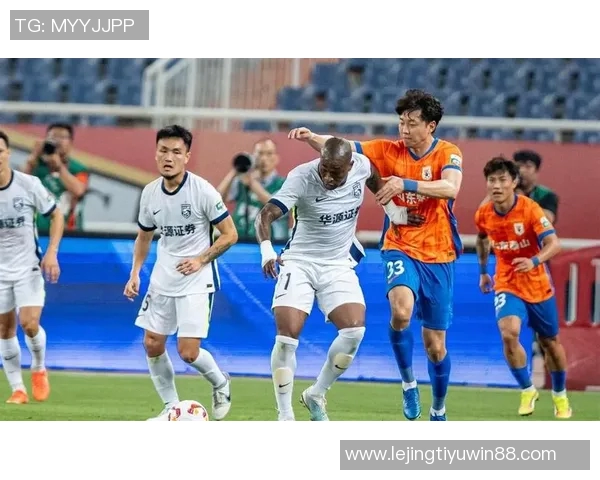 三镇门将郭嘉宇专注防守表现强调团队胜利的重要性