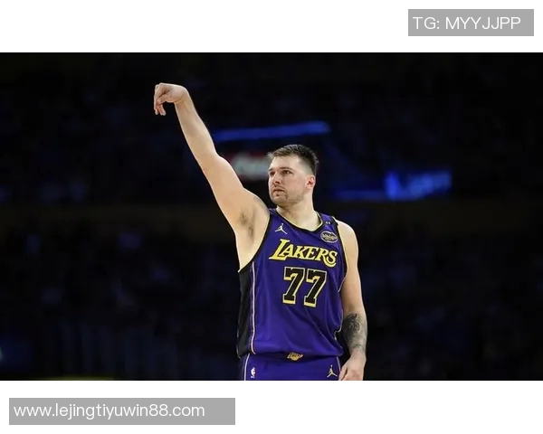 东契奇状态堪忧防守如雕像缺乏拼搏精神引发热议