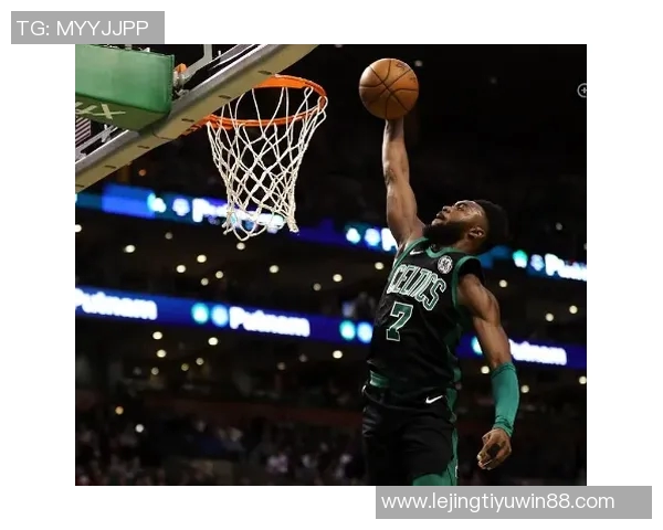 杰伦布朗中距离投篮表现惊艳全联盟命中率高达532引发热议