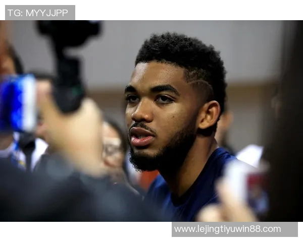 爱德华兹谈对阵唐斯的感受表达了对他的尊重与敬意